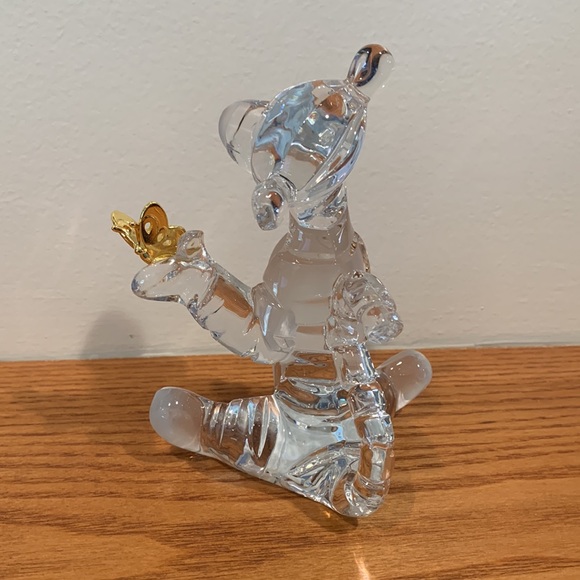 Lenox Disney Showcase crystal Tigger with 24k gold butterfly - Picture 3 of 14